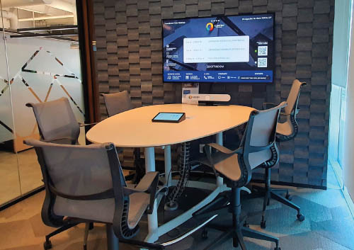 Huddle / Small room delivered by C3ntro