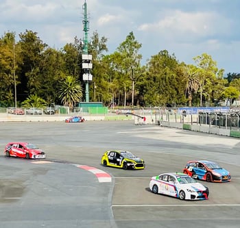 Auto C3ntro en Pista
